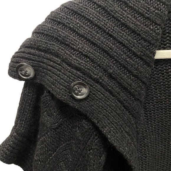 Old Navy Women’s Cable Knit Sweater - Picture 4 of 5